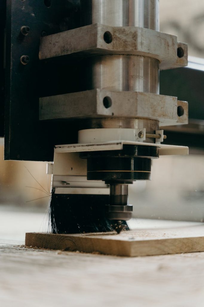 Cobot im Holzhandwerk: Innovation durch Roboter in Thüringen