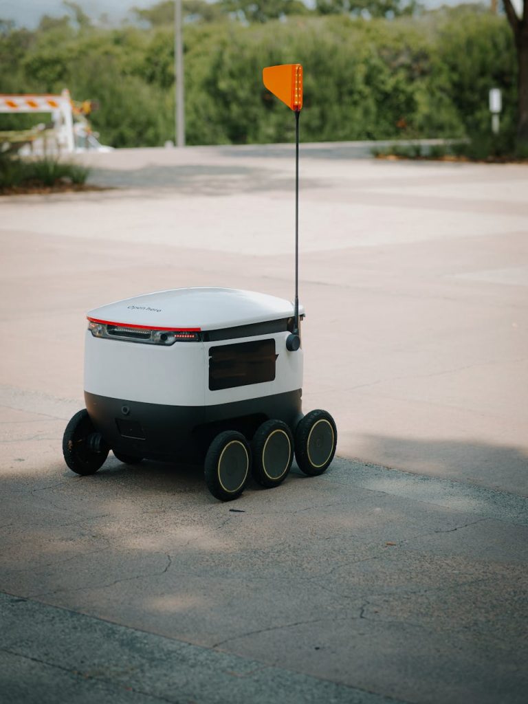 Robotik im Lager: KMU in Thüringen nutzen Fördermittel für Effizienz.