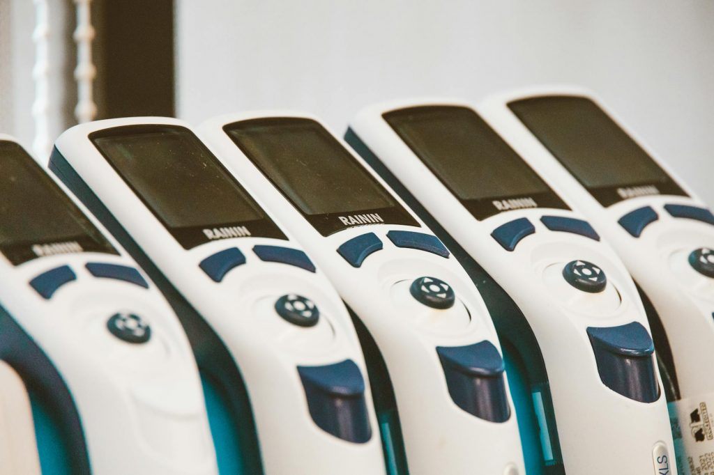 KMU in Thüringen sichern Fördermittel für Medizintechnik und Innovation.